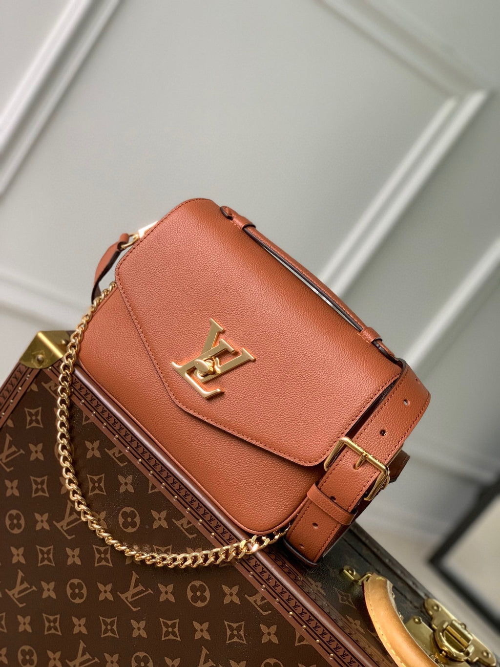 LOUIS VUITTON OXFORD 22 IN FIRE ORANGE LAMBSKIN GOLD HARDWARE