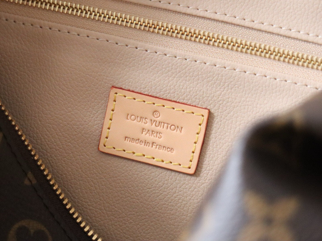 LOUIS VUITTON COSMETIC POUCH GM MONOGRAM 27 CM IN MONOGRAM CALFSKIN
