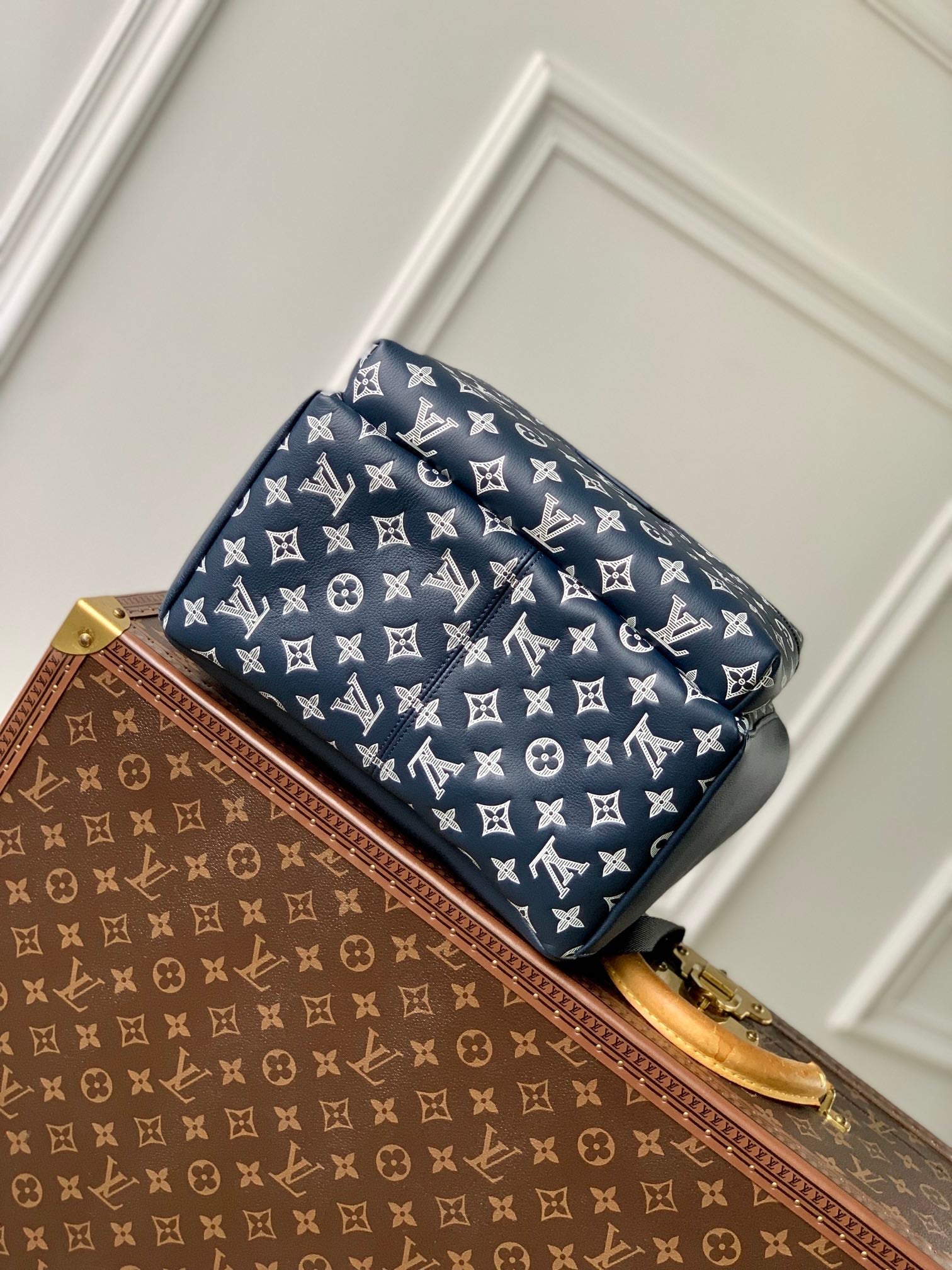 LOUIS VUITTON DISCOVERY PM BACKPACK 38 IN NAVY BLUE LAMBSKIN WHITE MONOGRAM LOGO