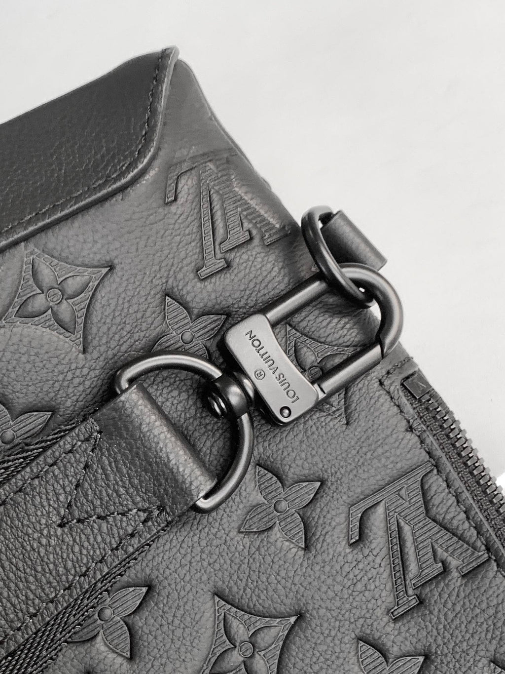 LOUIS VUITTON DUO CROSSBAG BAG 42 IN BLACK EMBOSSED CALFSKIN